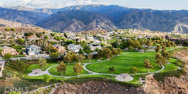 Detail Gallery Image 35 of 46 For 14218 Yellowstone Ln, Canyon Country,  CA 91387 - 6 Beds | 4 Baths