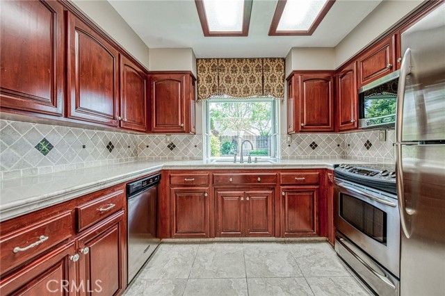 Detail Gallery Image 15 of 35 For 335 Mckelvy, Clovis,  CA 93611 - 4 Beds | 2 Baths