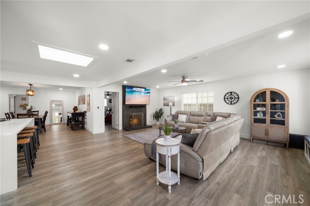 5228 E Minuet Lane, Anaheim CA: https://media.crmls.org/medias/bb447b46-7c55-4a09-b05d-b2e90e63ce9d.jpg