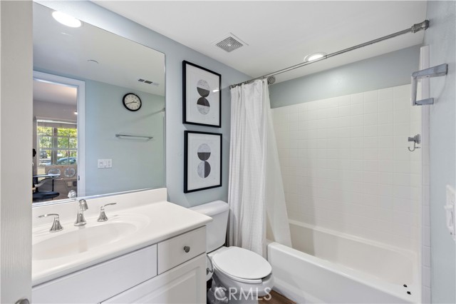 Detail Gallery Image 4 of 22 For 1408 Montgomery St, Tustin,  CA 92782 - 2 Beds | 2/1 Baths