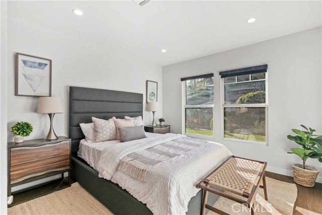 Detail Gallery Image 18 of 22 For 3340 Vickers Dr, Glendale,  CA 91208 - 3 Beds | 3 Baths