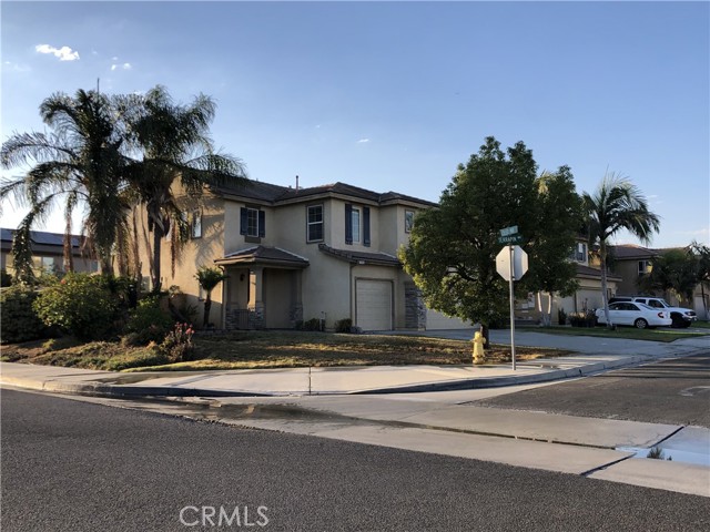 Detail Gallery Image 2 of 21 For 7065 College Park Dr, Corona,  CA 92880 - 5 Beds | 2/1 Baths