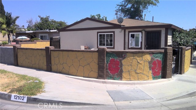 12102 215th Street Hawaiian Gardens, California Handy man delight. Perfect opportunity to turn this fixer into your dream home. Bring your tools and bring your vision. Located on the border of Lakewood and Hawaiian Gardens, this corner lot has tons of potential. Convenient location with quick access to the 605, 91, shopping, entertainment, casino and much more. This is a definite must see.