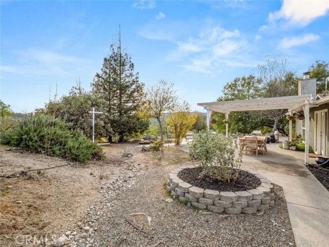41797 River Knolls Way, Coarsegold CA: https://media.crmls.org/medias/bb47214b-97c4-4aa4-9235-e2de725dd3e9.jpg