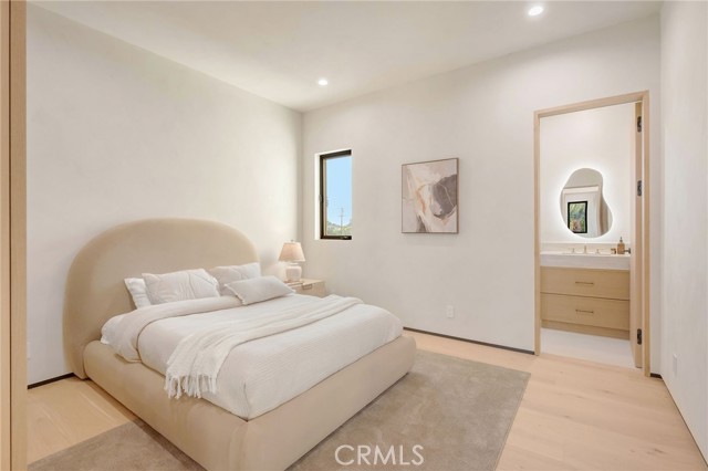 Detail Gallery Image 60 of 72 For 15447 Huston, Sherman Oaks,  CA 91403 - 5 Beds | 5/1 Baths