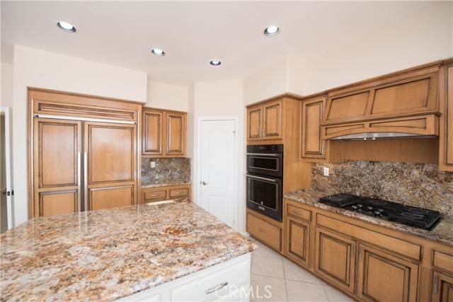 28817 Terrace Drive, Highland CA: https://media.crmls.org/medias/bb4728fc-be47-4057-bd12-83d3f812dca3.jpg