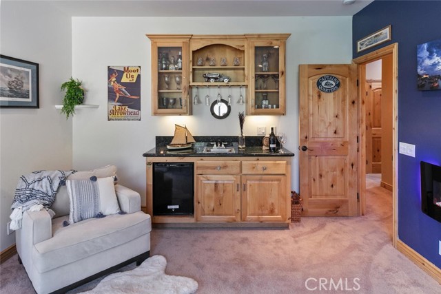 781 Brentwood Drive, Lake Arrowhead CA: https://media.crmls.org/medias/bb478747-16d9-457d-b5d6-386438f642bf.jpg