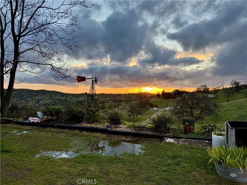 https://media.crmls.org/medias/bb47b06f-b316-41c7-bf55-bd8de04dfcd5.jpg?preset=X-Large