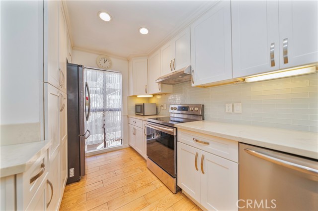 Detail Gallery Image 15 of 28 For 6336 Marina Pacifica, Long Beach,  CA 90803 - 2 Beds | 2/1 Baths