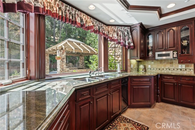 Detail Gallery Image 31 of 58 For 293 Fairway Dr, Lake Arrowhead,  CA 92352 - 6 Beds | 7/1 Baths