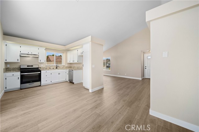 Detail Gallery Image 4 of 10 For 36937 Charter Ct, Palmdale,  CA 93552 - 3 Beds | 2 Baths
