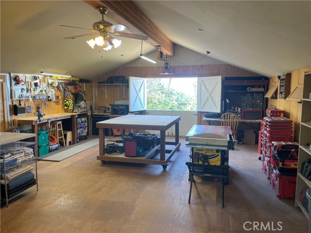 9 Maverick Lane, Rolling Hills CA: https://media.crmls.org/medias/bb47ea63-1e27-4124-9207-c7eafd984811.jpg
