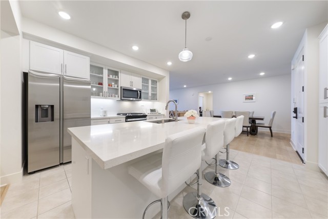 16235 Dawn Way, Tustin CA: https://media.crmls.org/medias/bb486371-ef28-4a47-a95f-00ac5298afd4.jpg