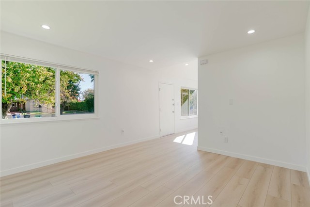 Detail Gallery Image 8 of 30 For 9551 Gierson Ave, Chatsworth,  CA 91311 - 3 Beds | 2 Baths