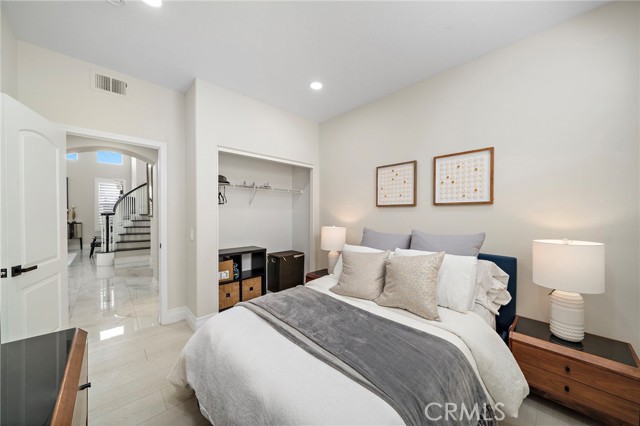 Detail Gallery Image 14 of 56 For 7135 Ashley Dr, Huntington Beach,  CA 92648 - 5 Beds | 3 Baths