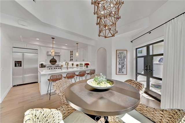 Detail Gallery Image 13 of 32 For 412 Acacia Ave, Corona Del Mar,  CA 92625 - 3 Beds | 3/1 Baths