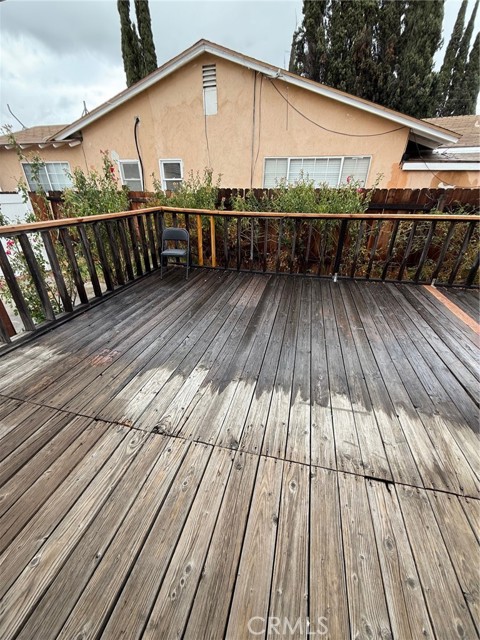 5437 Shoup Ave, Woodland Hills CA: https://media.crmls.org/medias/bb4c5434-5638-4bd2-90a6-0d18a16991d0.jpg