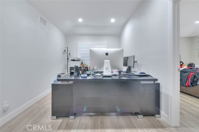 Image 11 of 23 For 959 Kenwood  