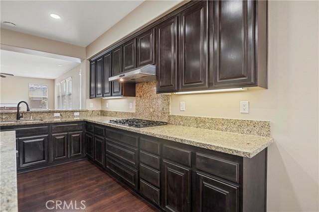 Detail Gallery Image 7 of 43 For 8319 Fiske Dr, Corona,  CA 92880 - 5 Beds | 3 Baths