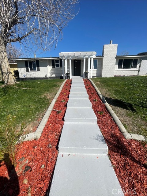 Detail Gallery Image 2 of 2 For 3113 Occidental St, Bakersfield,  CA 93305 - 5 Beds | 2 Baths