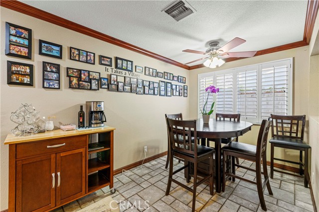 28642 Apricot Place, Saugus CA: https://media.crmls.org/medias/bb4eccbc-247d-455b-890c-fff2b4b1fab4.jpg