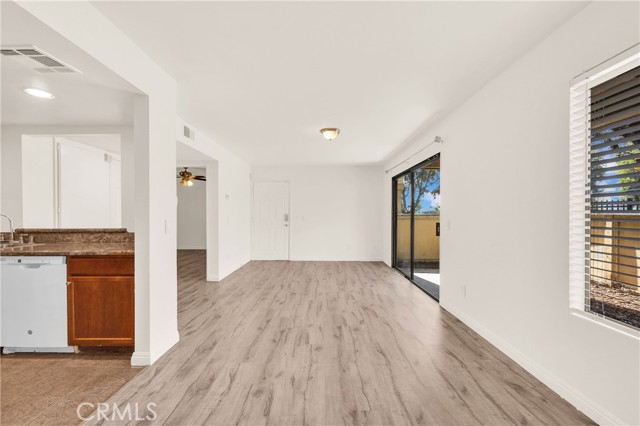 Detail Gallery Image 10 of 33 For 1110 W Blaine St #102,  Riverside,  CA 92507 - 2 Beds | 2 Baths