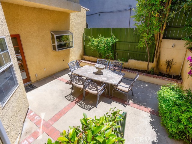 5815 Irving Avenue, La Crescenta CA: https://media.crmls.org/medias/bb4fb761-e8c4-4e7e-8f9c-7198604b3d8b.jpg