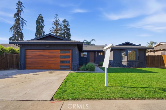 Detail Gallery Image 4 of 32 For 680 Sherri, Turlock,  CA 95382 - 3 Beds | 2 Baths