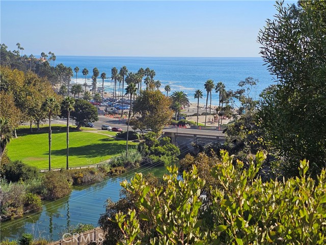 Detail Gallery Image 2 of 36 For 31018 Aliso Cir, Laguna Beach,  CA 92651 - 4 Beds | 2/1 Baths