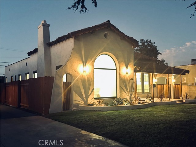 Detail Gallery Image 2 of 42 For 1935 W 76th St, Los Angeles,  CA 90047 - 3 Beds | 3 Baths