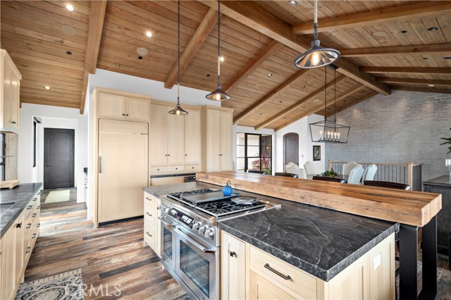 444 De Sola, Corona del Mar CA: https://media.crmls.org/medias/bb510038-6243-48ee-a14e-d867b9a95b7a.jpg