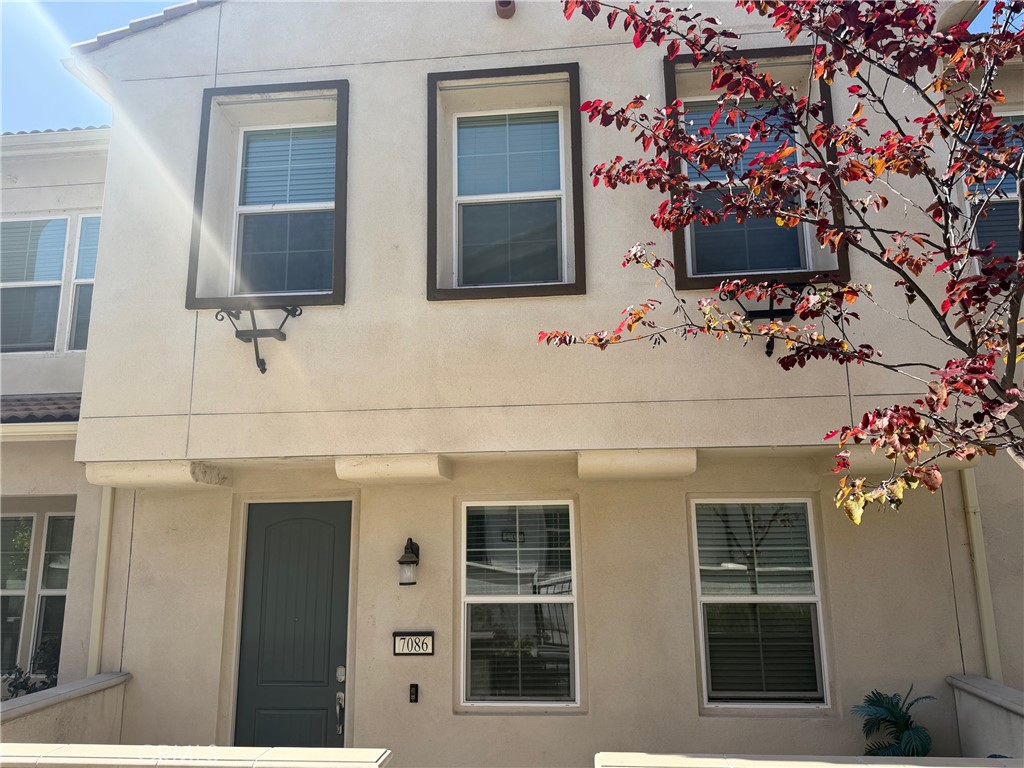 7086 Montecito