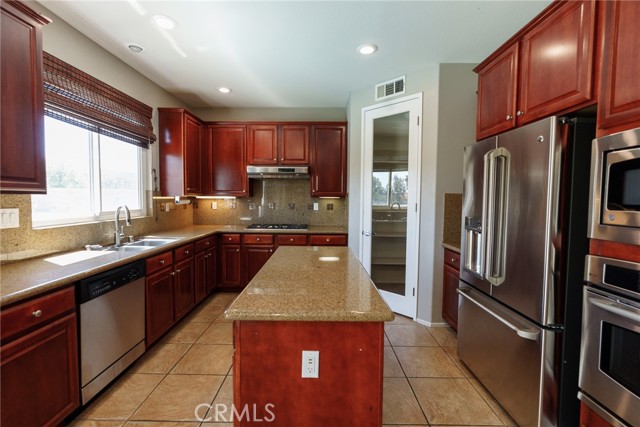 Detail Gallery Image 18 of 64 For 26499 Bladen Ave, Murrieta,  CA 92562 - 6 Beds | 3 Baths