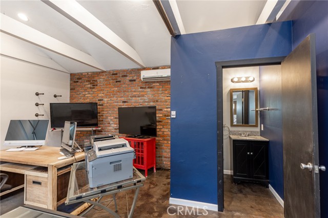 7441 Sylvia Avenue, Reseda CA: https://media.crmls.org/medias/bb526ac1-bd5b-49e4-bc0e-b857ad760bf8.jpg
