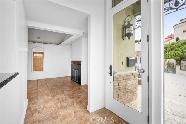 Detail Gallery Image 6 of 75 For 5580 E Saint Irmo Walk, Long Beach,  CA 90803 - 3 Beds | 2/1 Baths