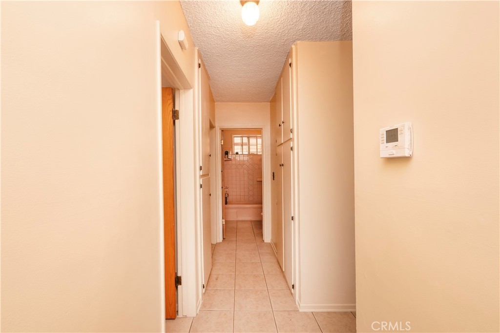 https://media.crmls.org/medias/bb52d2d1-4203-4247-b148-d4fb83ba4a15.jpg?preset=X-Large