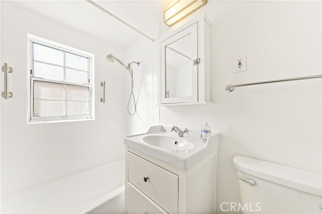 Detail Gallery Image 17 of 19 For 2123 Crescent, Montrose,  CA 91020 - – Beds | – Baths