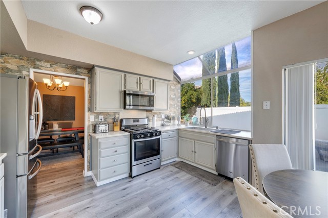 Detail Gallery Image 17 of 47 For 22562 Springdale, Moreno Valley,  CA 92557 - 4 Beds | 2/1 Baths