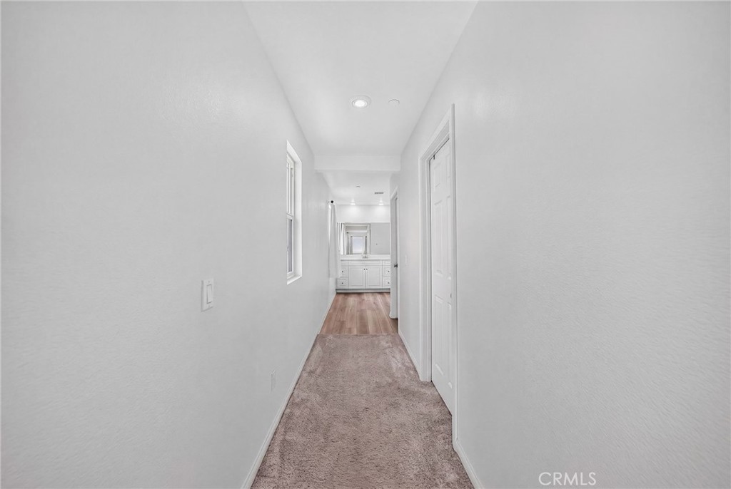 https://media.crmls.org/medias/bb5317f7-41aa-4e7f-bac5-1b1630de99af.jpg?preset=X-Large