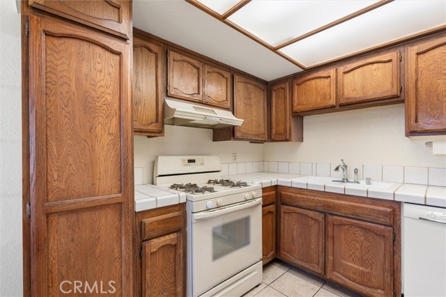 2599 Walnut, 128 photo 19