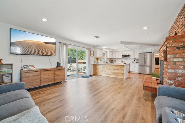 7906 Appaloosa Court, Rancho Cucamonga CA: https://media.crmls.org/medias/bb53466c-c91b-4b0f-8492-9973633e7954.jpg