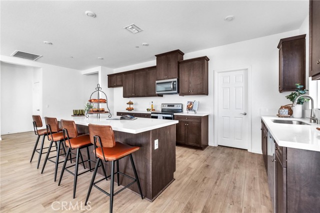 Detail Gallery Image 12 of 58 For 4884 Sicily, Lake Elsinore,  CA 92530 - 3 Beds | 2 Baths