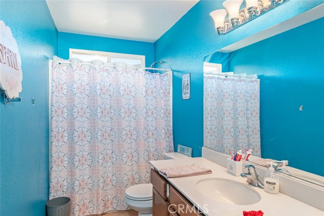 Detail Gallery Image 18 of 35 For 14193 Fresian, Apple Valley,  CA 92307 - 4 Beds | 3 Baths