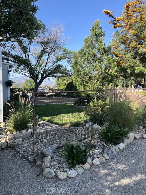 Detail Gallery Image 4 of 27 For 1373 Agate Ave, Mentone,  CA 92359 - 2 Beds | 1 Baths