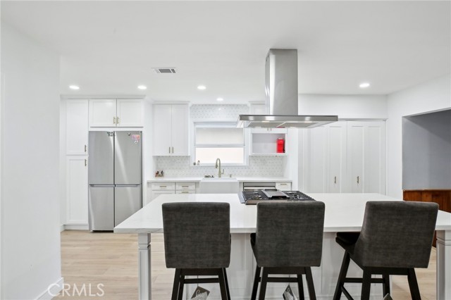3686 Palo Verde Avenue, Long Beach CA: https://media.crmls.org/medias/bb541fff-0cef-47c0-a74e-650bf3de52a7.jpg