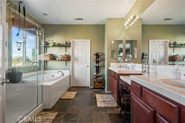 Detail Gallery Image 34 of 56 For 29354 via Estancia, Valencia,  CA 91354 - 4 Beds | 3 Baths