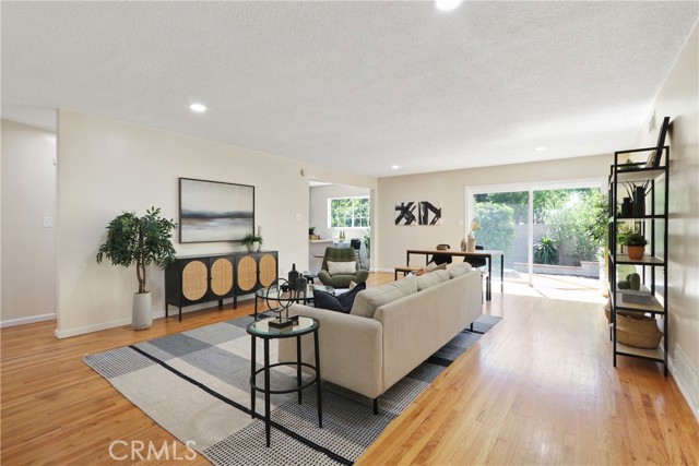 Detail Gallery Image 3 of 25 For 11512 Harvard Dr, Norwalk,  CA 90650 - 4 Beds | 2 Baths