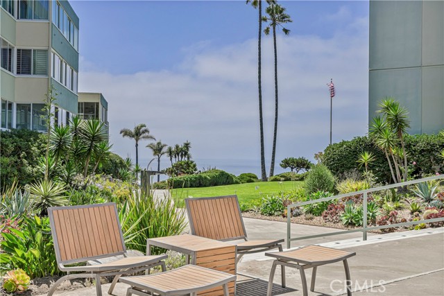 639 Paseo De La Playa, Redondo Beach CA: https://media.crmls.org/medias/bb554365-a732-4a98-9482-3de9752bf5ff.jpg