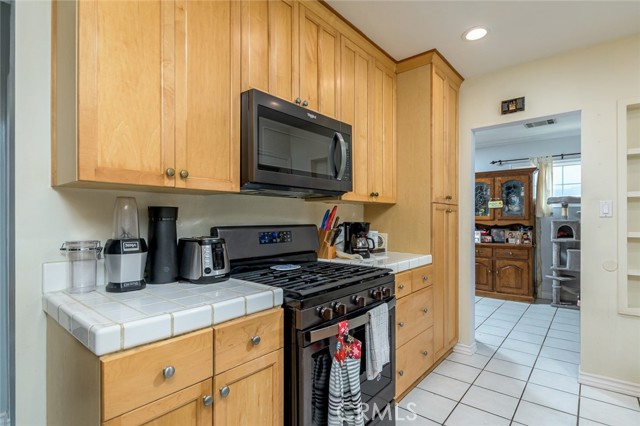 Detail Gallery Image 12 of 32 For 15006 San Jose St, –,  CA 91345 - 3 Beds | 1 Baths