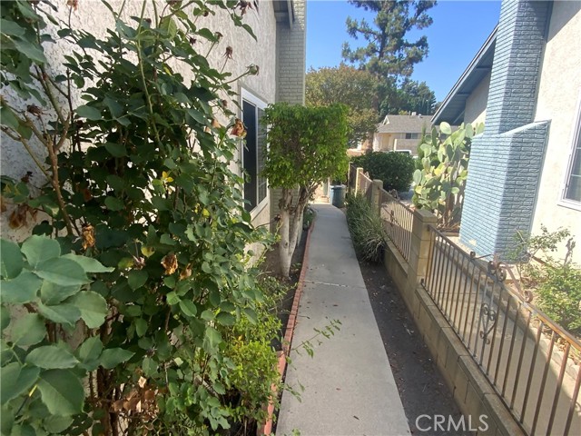 19128 E Elberland Street, West Covina CA: https://media.crmls.org/medias/bb55d808-37bc-4948-ab44-0c19fd027479.jpg